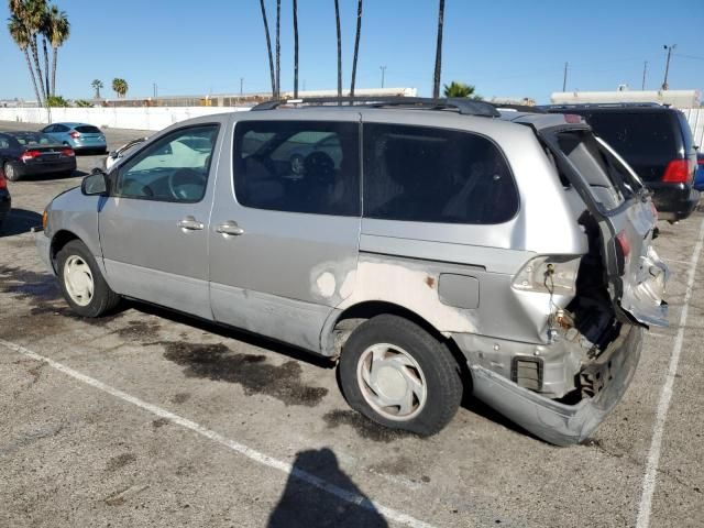 2002 Toyota Sienna LE