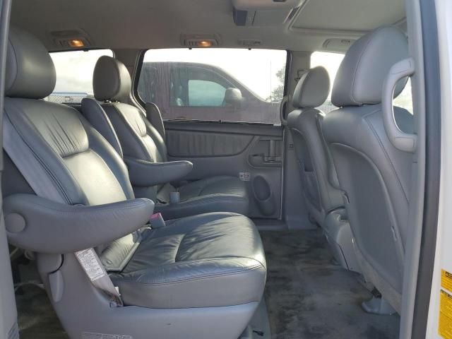 2010 Toyota Sienna XLE