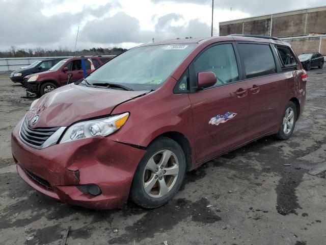 2013 Toyota Sienna LE