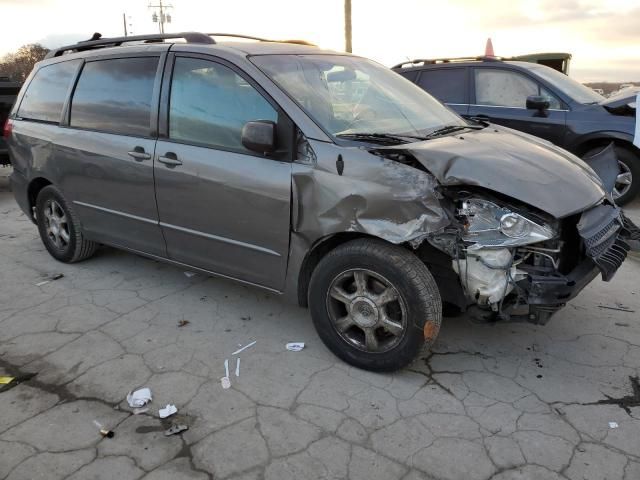 2004 Toyota Sienna CE