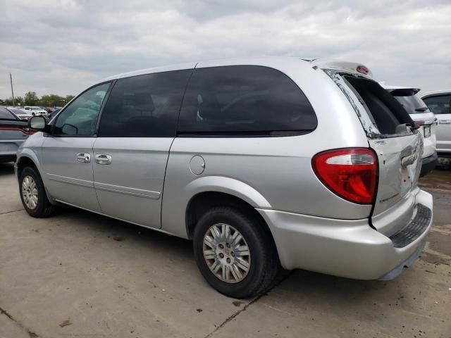 2005 Chrysler Town & Country LX