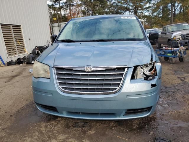 2009 Chrysler Town & Country LX