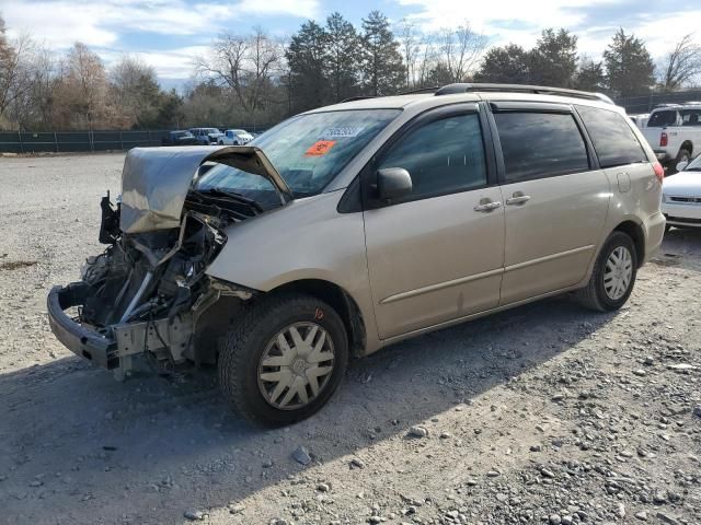 2004 Toyota Sienna CE