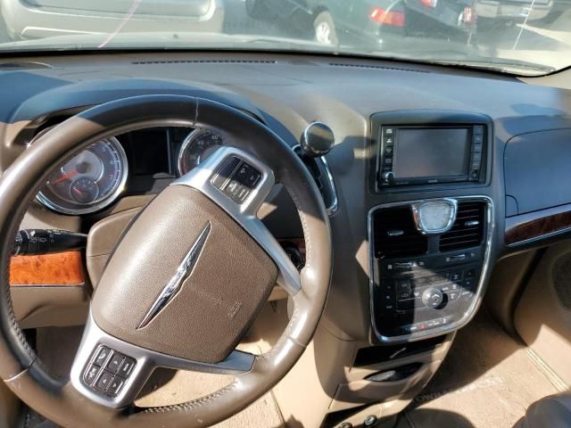 2013 Chrysler Town & Country Touring