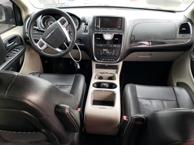 2015 Chrysler Town & Country Touring L