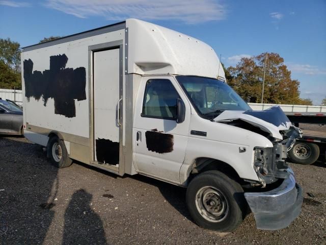 2021 Ford Econoline E350 Super Duty Cutaway Van