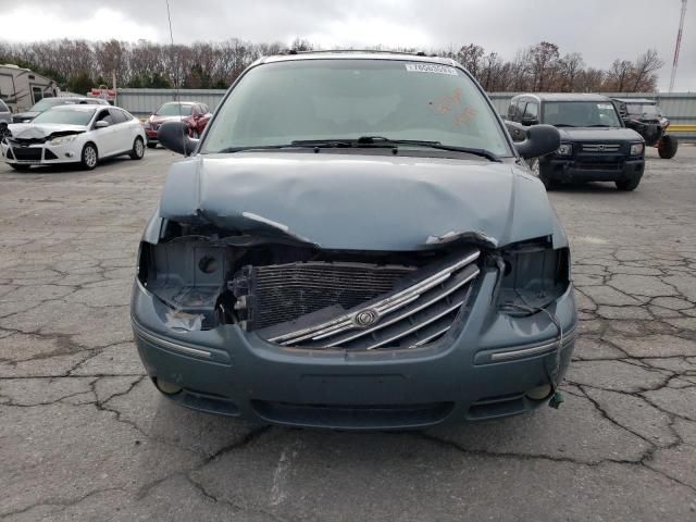 2005 Chrysler Town & Country Limited