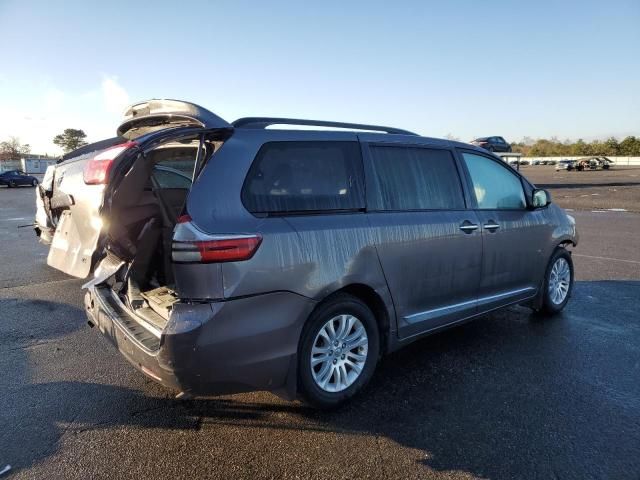 2016 Toyota Sienna XLE