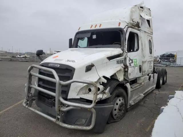 2021 Freightliner Cascadia 126