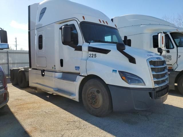 2019 Freightliner Cascadia 126