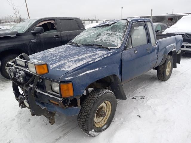 1985 Toyota Pickup Xtracab RN66 DLX