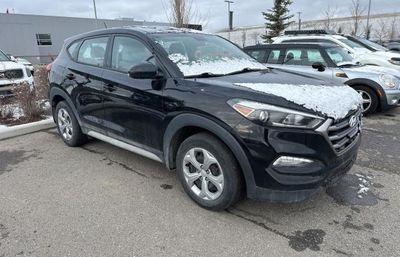 Salvage cars for sale from Copart Rocky View County, AB: 2017 Hyundai Tucson SE