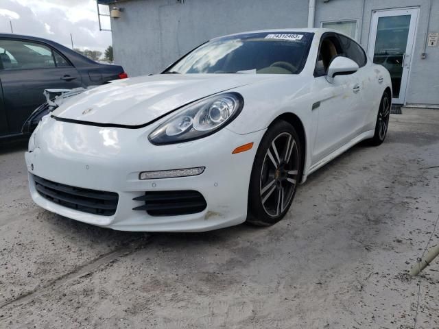 2016 Porsche Panamera 2