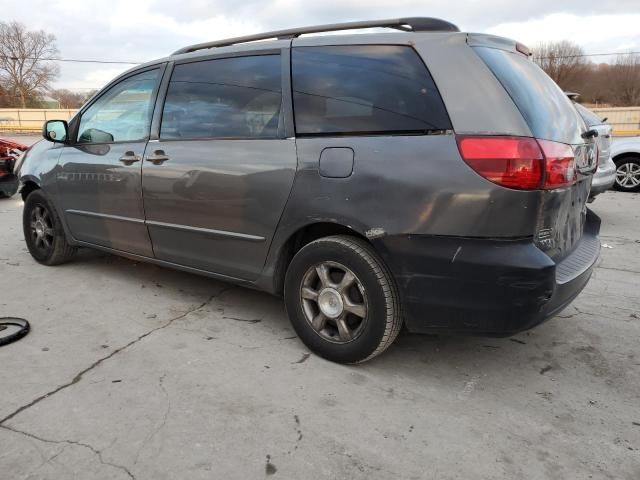 2004 Toyota Sienna CE