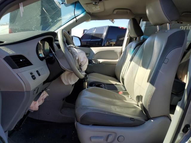 2013 Toyota Sienna LE