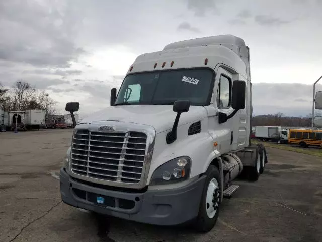 2017 Freightliner Cascadia 113