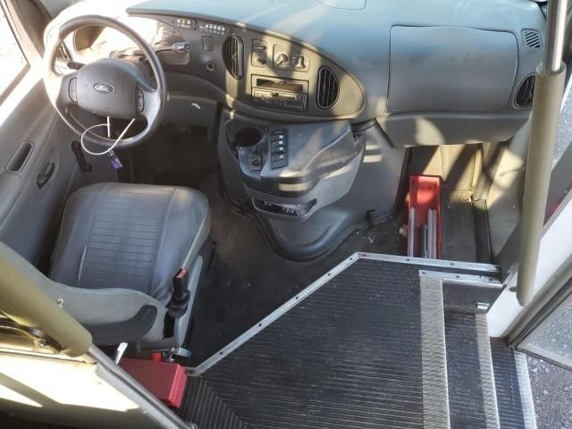 2006 Ford Econoline E350 Super Duty Cutaway Van