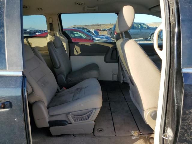 2010 Chrysler Town & Country LX