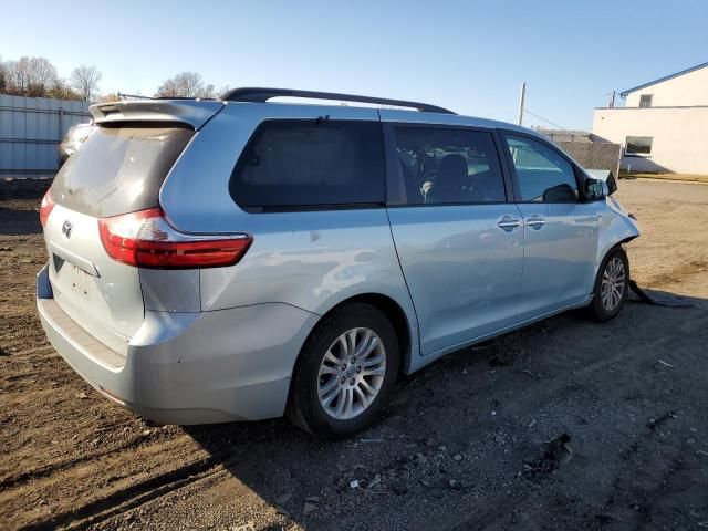 2016 Toyota Sienna XLE