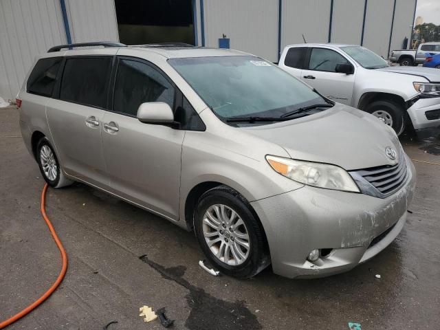 2016 Toyota Sienna XLE