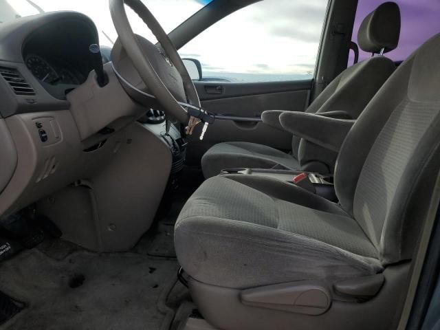 2006 Toyota Sienna CE