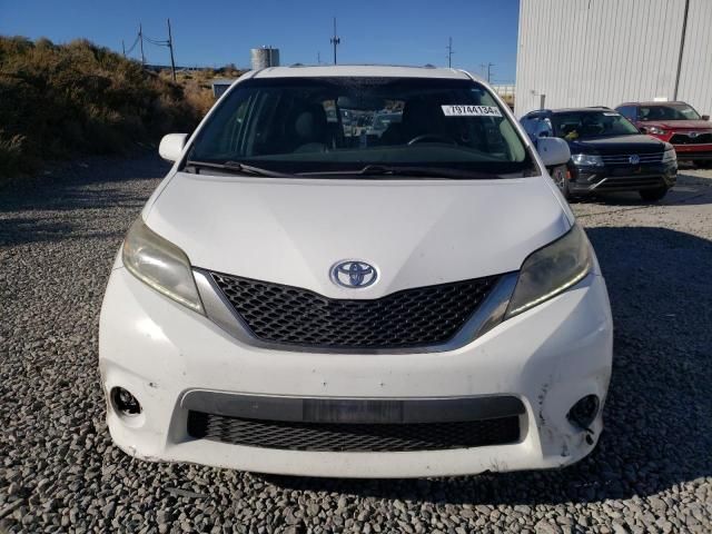 2016 Toyota Sienna SE