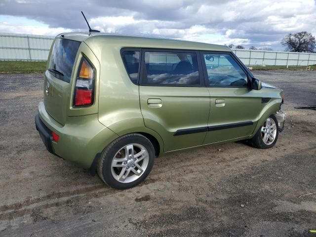 2010 KIA Soul +