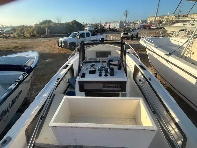 1989 Mako Boat