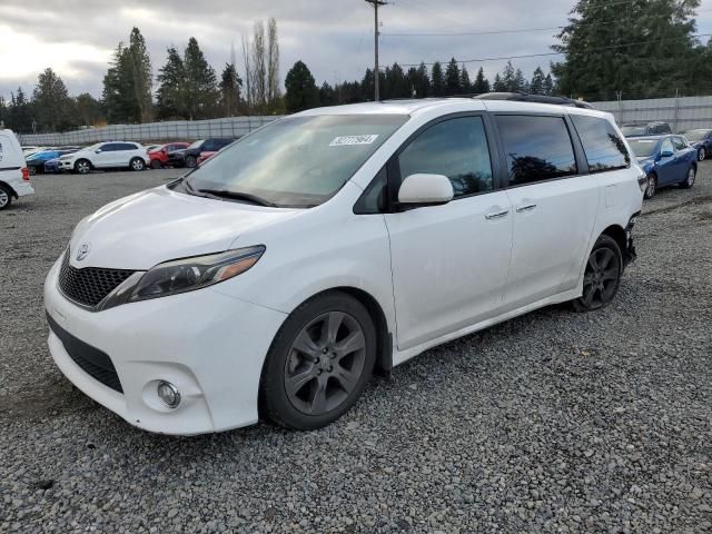 2016 Toyota Sienna SE