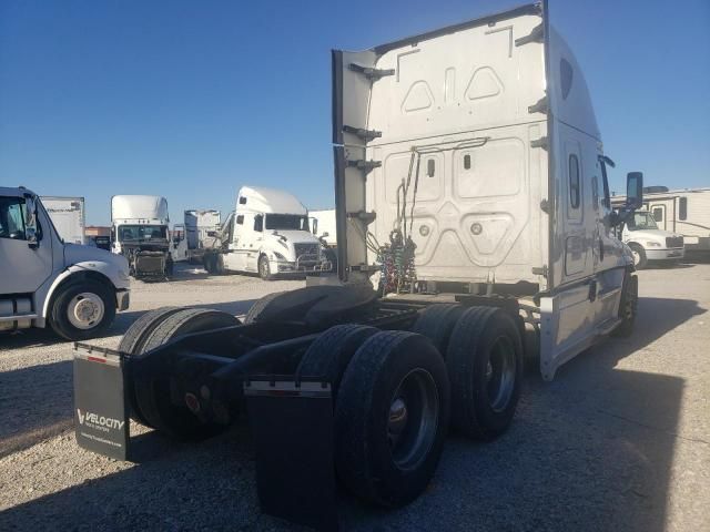 2017 Freightliner Cascadia 125