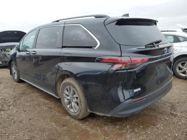 2022 Toyota Sienna XLE