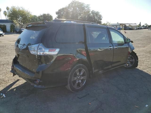 2018 Toyota Sienna SE