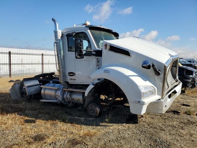 2024 Kenworth Construction T880