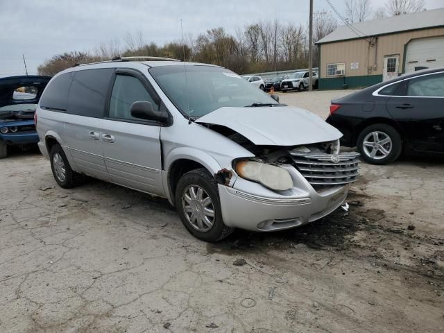 2005 Chrysler Town & Country Limited