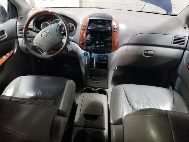 2004 Toyota Sienna XLE