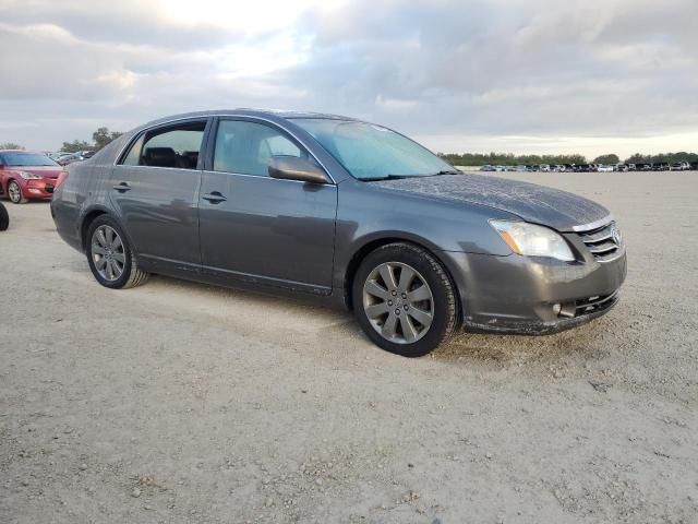 2005 Toyota Avalon XL