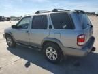 2000 Nissan Pathfinder LE