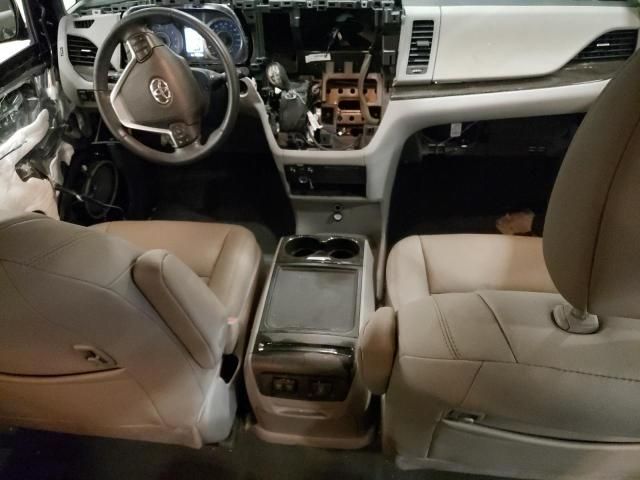 2020 Toyota Sienna XLE