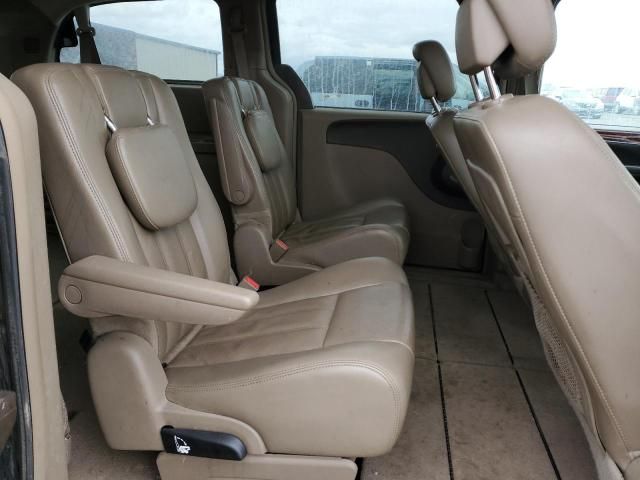 2012 Chrysler Town & Country Touring