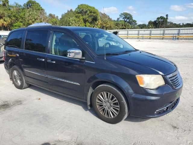 2014 Chrysler Town & Country Touring L