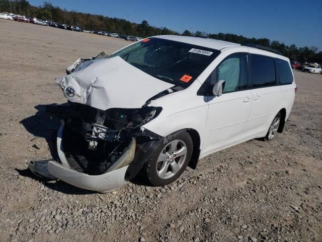 2011 Toyota Sienna LE