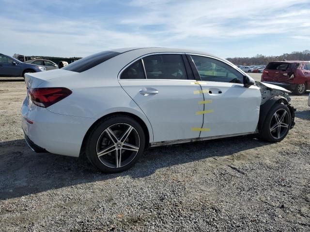 2019 Mercedes-Benz A 220