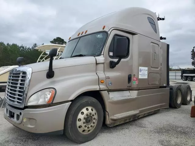 2015 Freightliner Cascadia 125