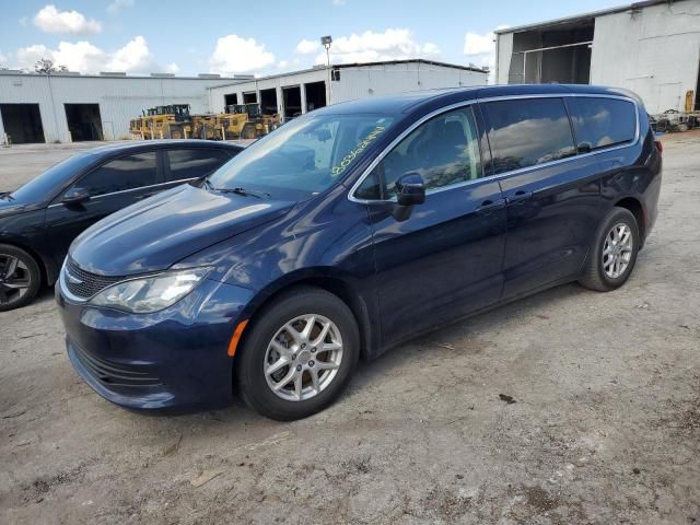 2020 Chrysler Voyager LX