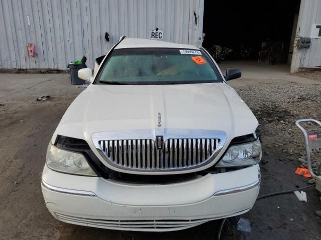 2006 Lincoln Town Car Signature