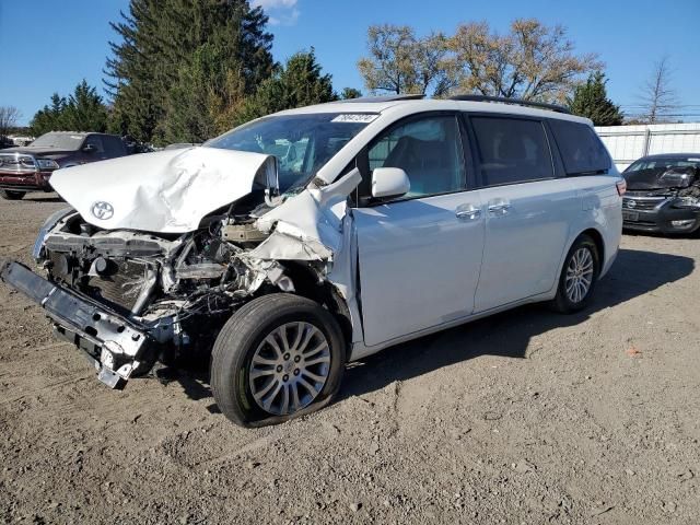 2016 Toyota Sienna XLE