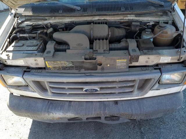 2004 Ford Econoline E450 Super Duty Cutaway Van