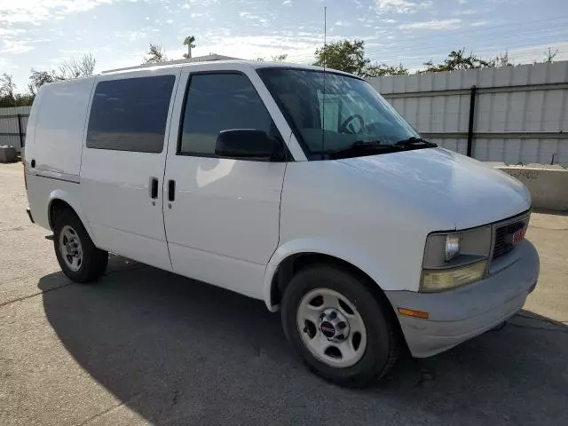 2005 GMC Safari XT