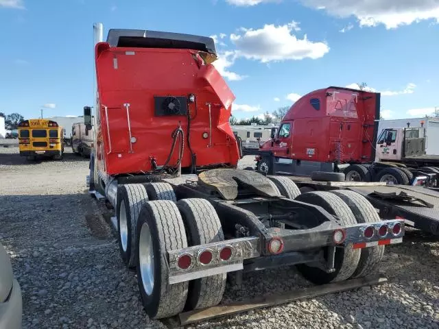 2003 Peterbilt 379