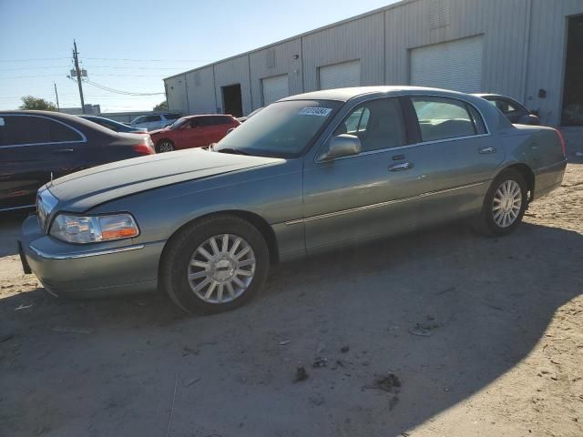 2004 Lincoln Town Car Executive